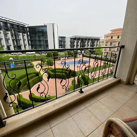 Royal Bay 2, 3 Apartment *